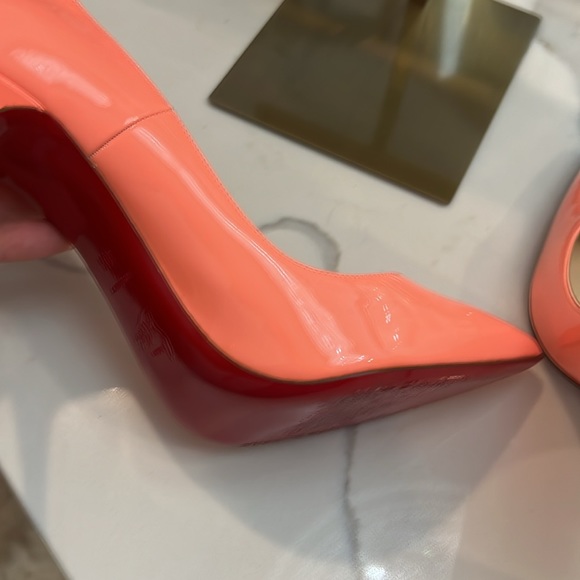 - Worn once! So Kate’s in a beautiful coral - Picture 4 of 8